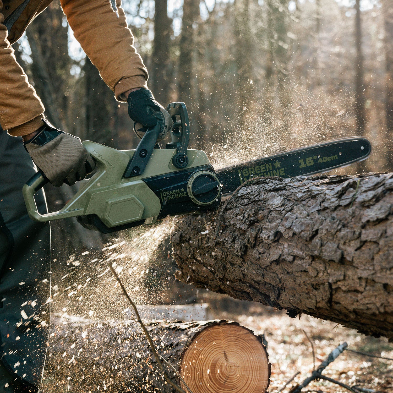 Green Machine 62V Battery-Powered 16-Inch Chainsaw Review
